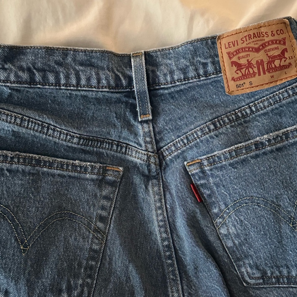 Levi 501 straight leg jeans